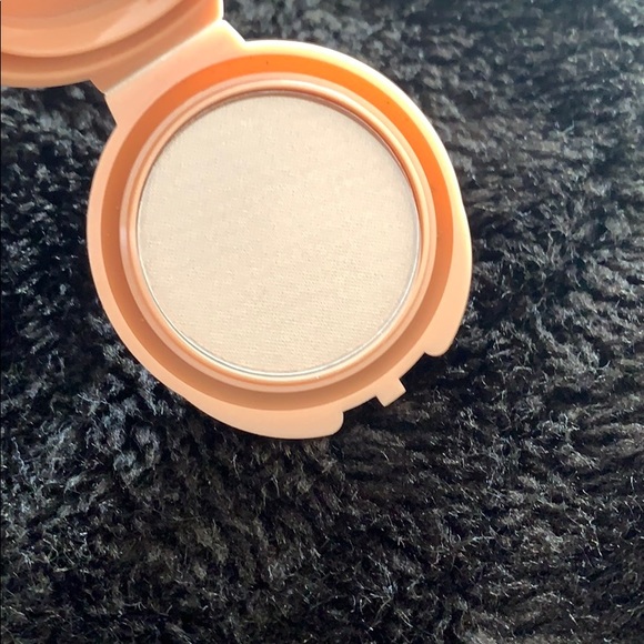 ❄️Tarte Amazonian clay waterproof bronzer - Picture 2 of 3